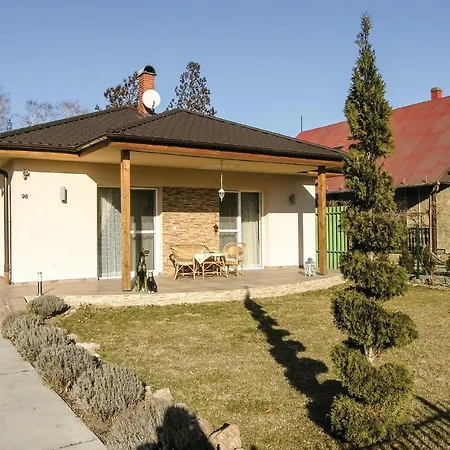 Feriehus Two-bedroom Holiday In Balatonboglár